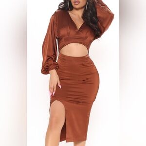 Fashion Nova - Trendsetting Satin Midi Dress